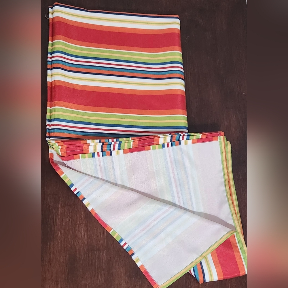 Striped Rectangle Table Cloth - Picture 4 of 5